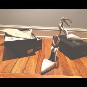 Badgley Mischka Women’s Flash Dress Pump